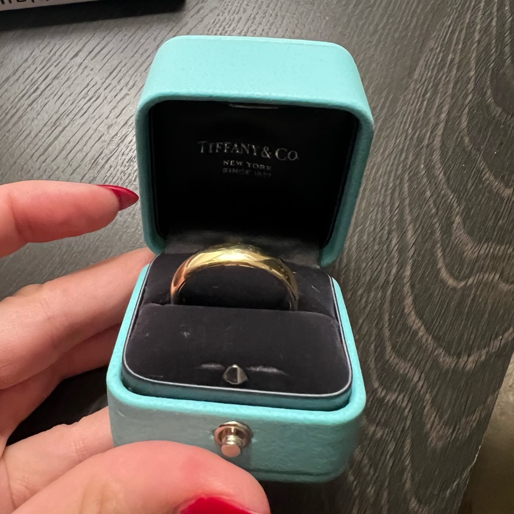 Tiffany men’s wedding band - size 12.25